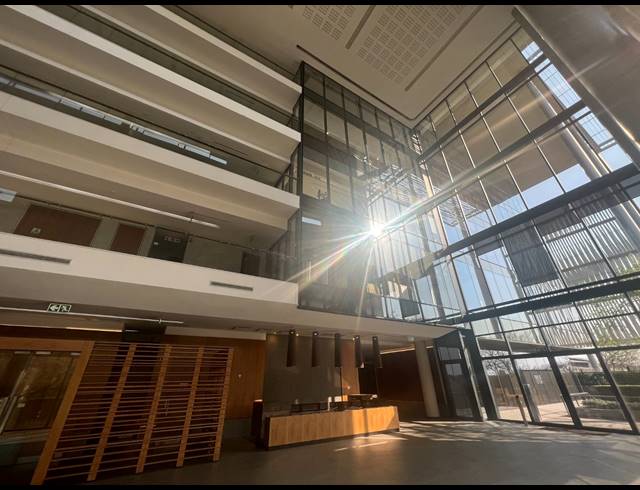 1,555M² OFFICE TO LET IN ROSEBANK